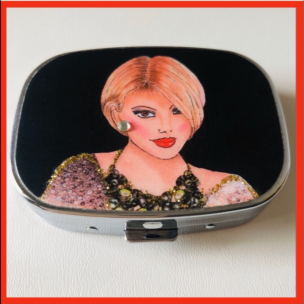 PURSE PILL BOX